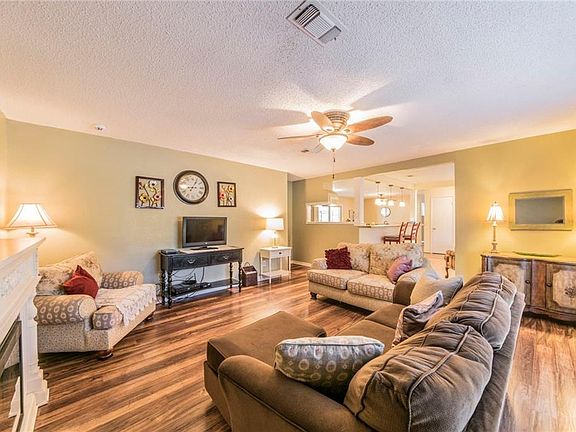 2nd image of 215 Stefanie St