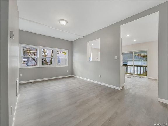 5th image of 13 Washington Ave