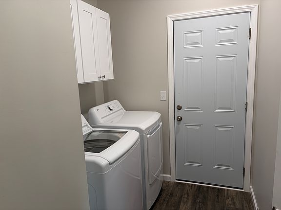 3rd image of 2819 Goldenrod Ln