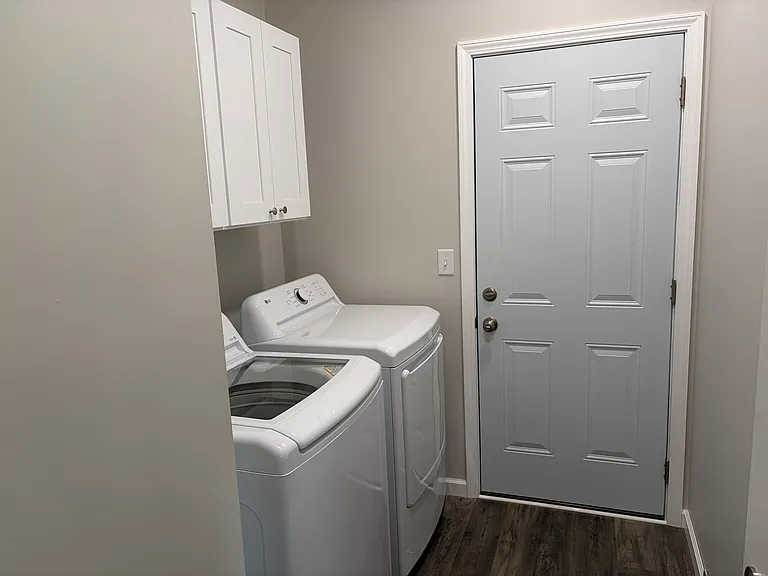 2819 Goldenrod Ln — Photo 3