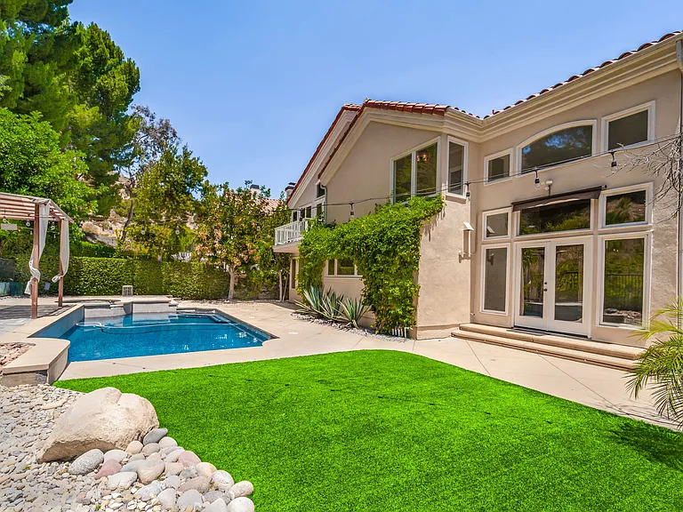 24961 Alicante Dr — Photo 37