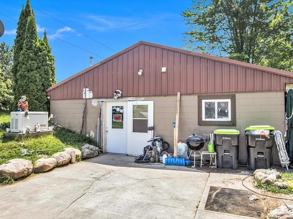 2450 S Harrison Ave, Harrison, MI 48625