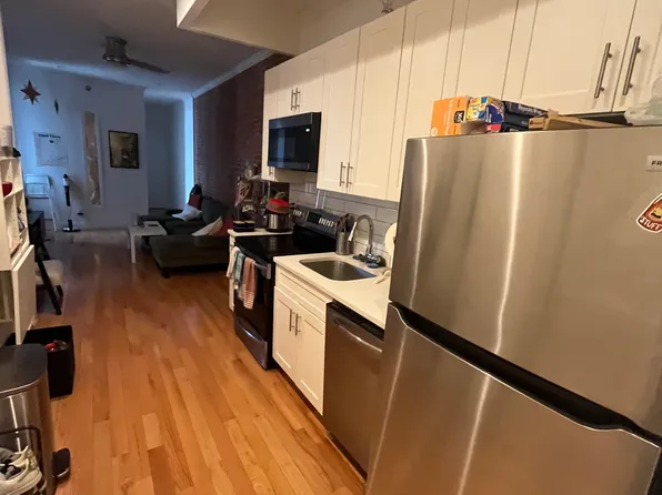 315 East 57th Street image 1 of 14