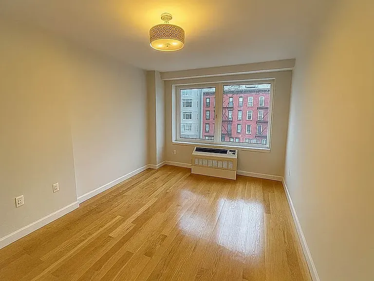 278 6th St #5C — Photo 3