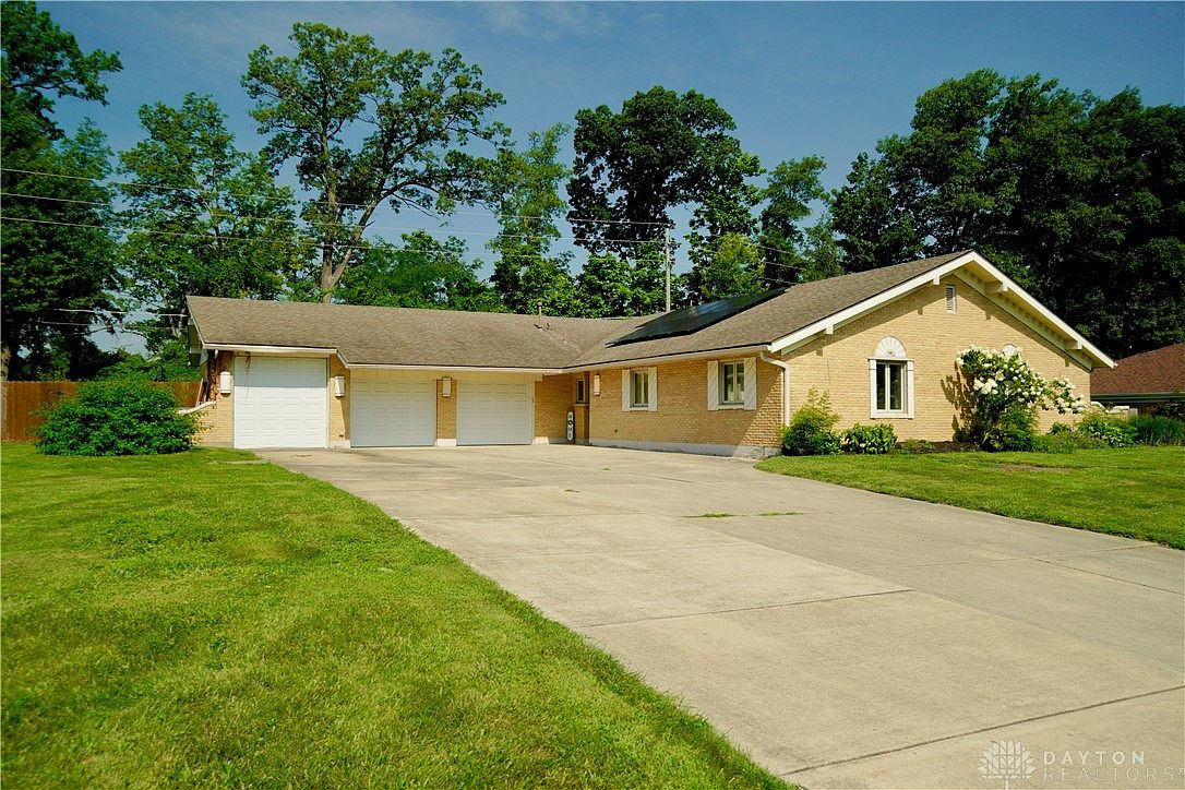 7339 Mohawk Trail Rd, Dayton, OH 45459 | Zillow