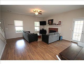 5th image of 2404 W Mulberry St
