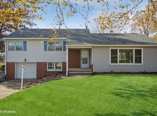 806 N Main St, Saybrook, IL 61770