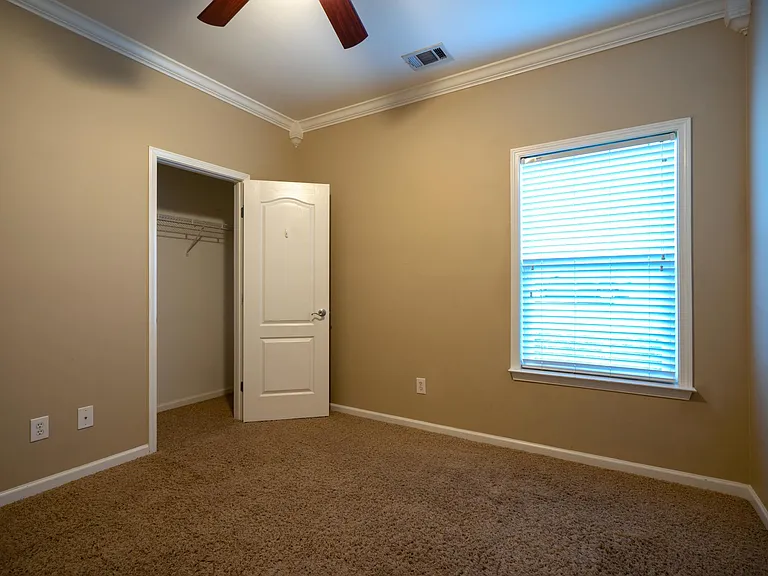 200 Oxmoor Pl — Photo 10