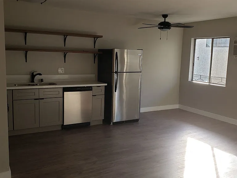 624 W Wilson Ave — Photo 7