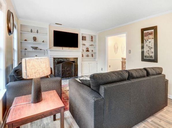 610 Park Ave APT 15