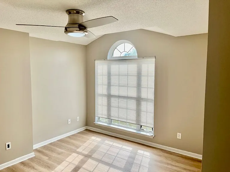 703 Elliott Dr NW — Photo 8