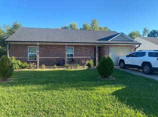 415 Village Ln, Springdale, AR 72764
