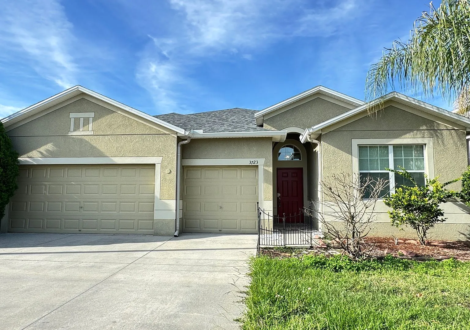 Beautiful, Spacious 4 Bedroom, 3 Bathroom Home in Lakeland!! — Photo 2