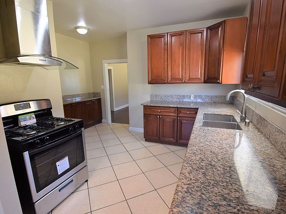 5th image of 1515 W 69th St