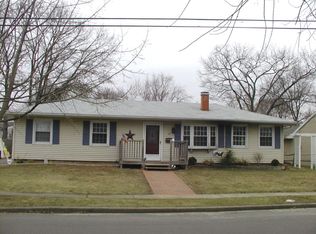 15 Windsong Ln, Milford, CT 06460