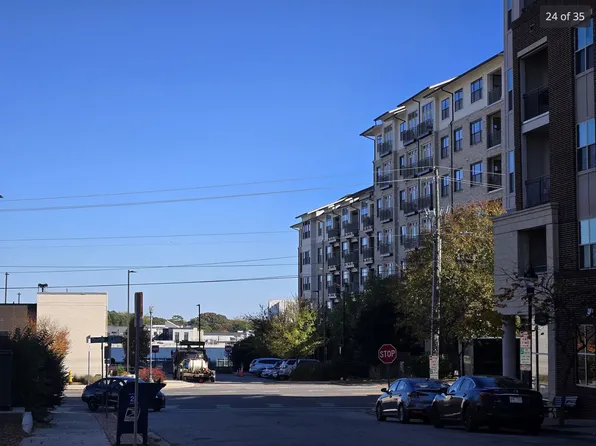 400 Chamberlain St APT B, Raleigh, NC 27607