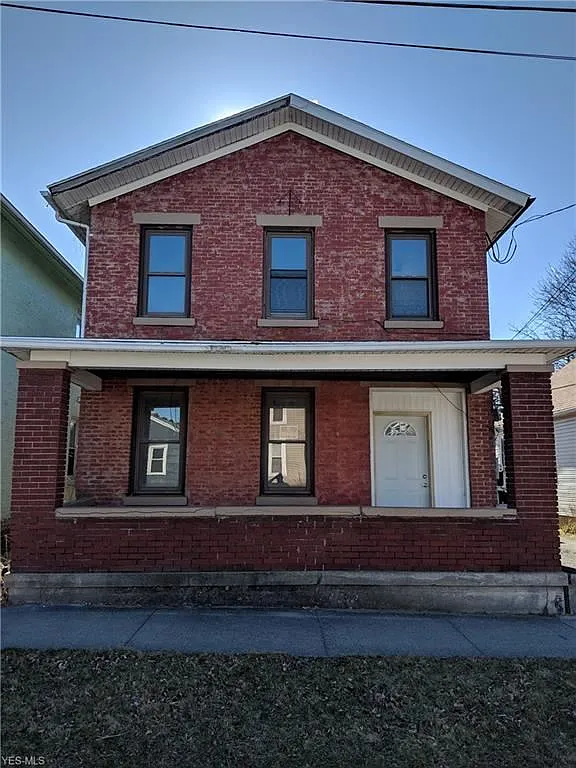 215 Lawrence St photo 1