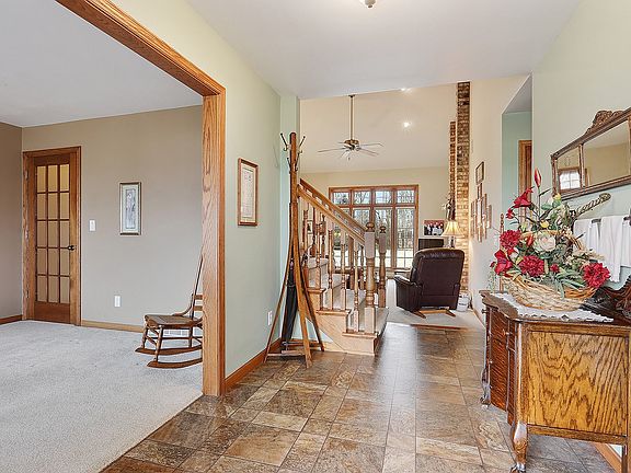 Foyer w/view of formal dining