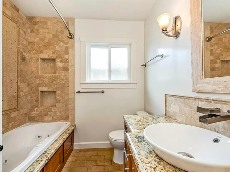 4759 Hackett Ave — Photo 5