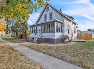 264 Henry St, Burlington, WI 53105