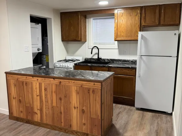 328 6th Ave E, Dickinson, ND 58601