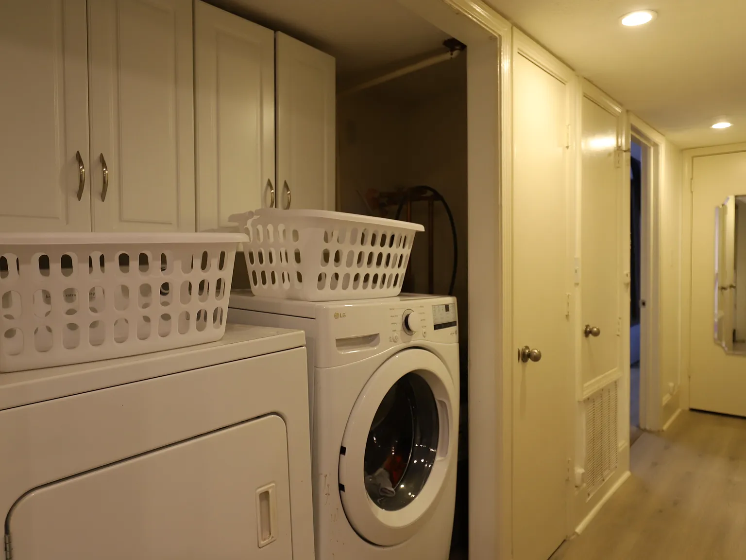 2 bed, 980 sqft, $2,200 — Photo 3