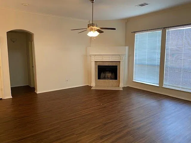 3 bed, 1600 sqft, $2,200 — Photo 3