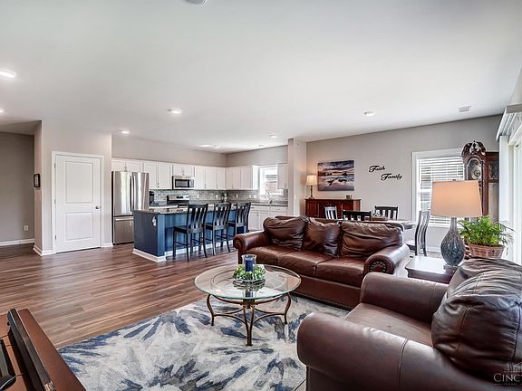 3rd image of 3501 Chestnut Park Ln #101