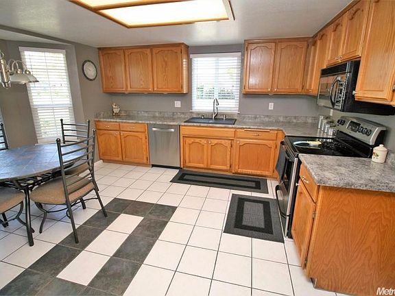 4th image of 1245 Willow Creek Dr