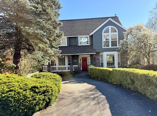 1922 NW New Hope Ct, Portland, OR 97229