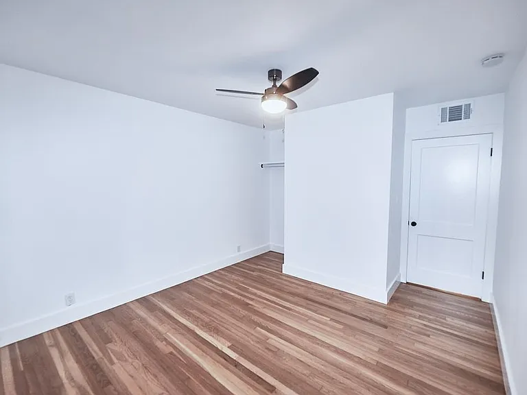 3300 Tom Green St #6 — Photo 17