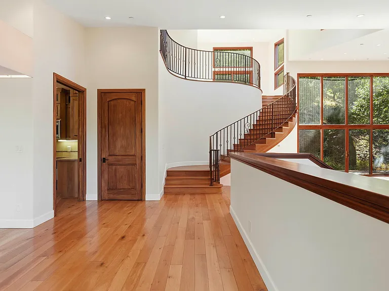 3911 Pepper Tree Ct — Photo 8