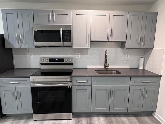 4th image of 4829 N Mascher St Unit 1