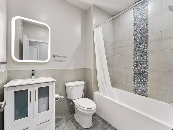 4th image of 2039 N Randolph St Unit 1