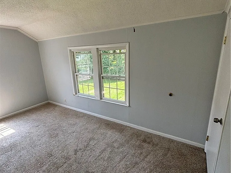 102 Wellington Rd — Photo 28