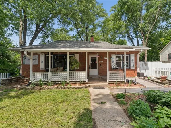 124 W Nickell Ave, Independence, MO 64050