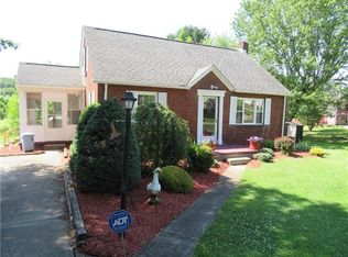 270 Forks Church Rd, Leechburg, PA 15656