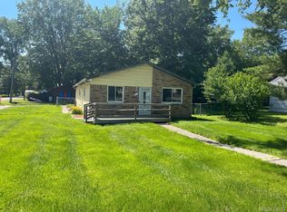 611 N Newburgh Rd, Westland, MI 48185
