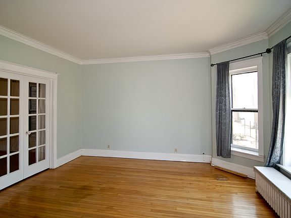 4th image of 302 S Kenilworth Ave #1S
