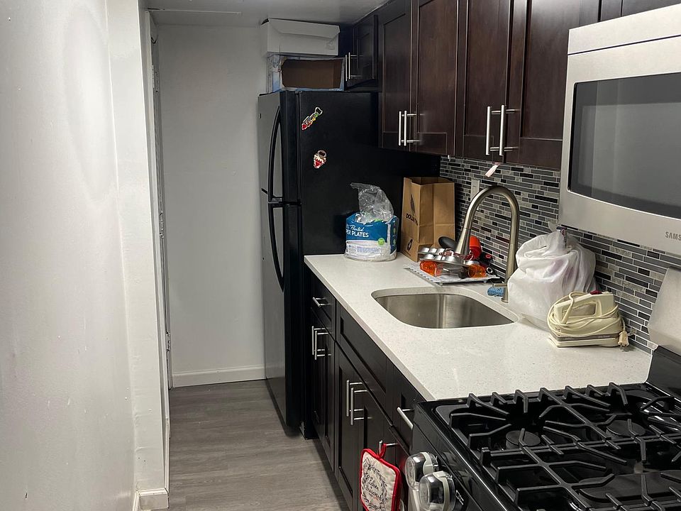1st image of 11 Valerie Dr #0