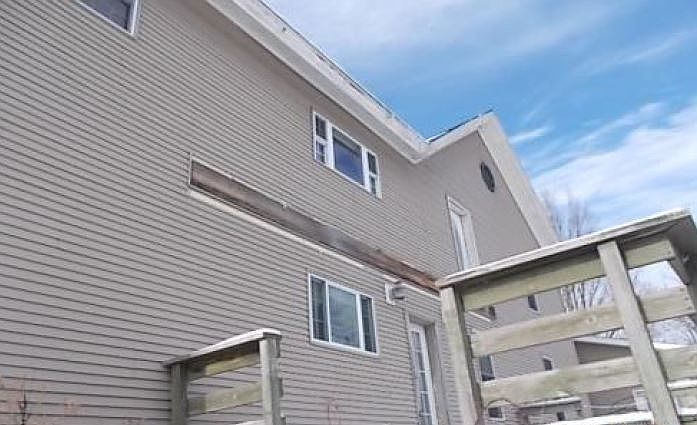 2nd image of 208 Hyde St
