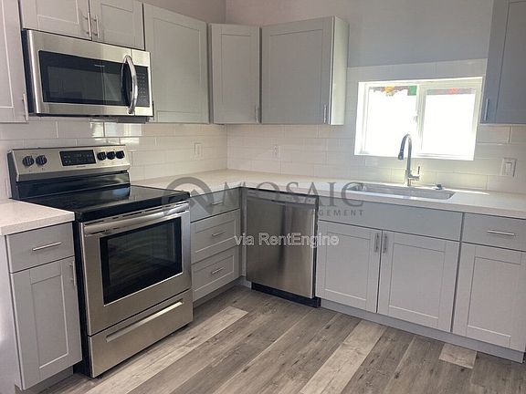 3rd image of 257 E Oakland St #1