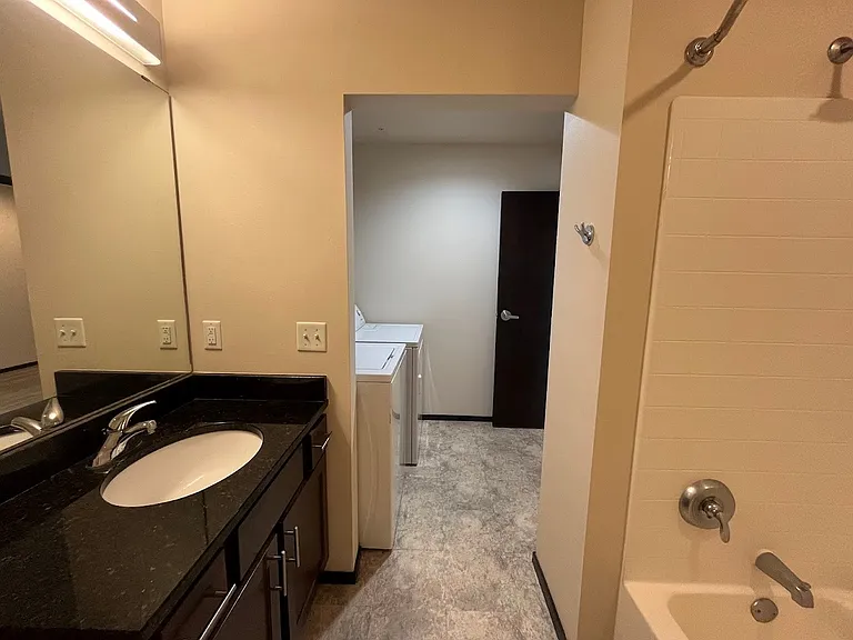 Galaxie High Rise Apartments — Photo 81
