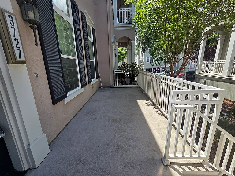 3727 Whitworth Dr — Photo 2