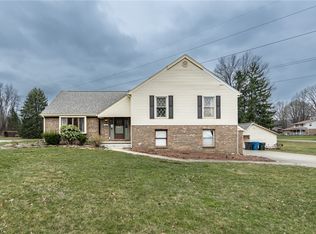 2694 Pine Lake Trl, Uniontown, OH
