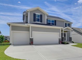 19629 W 196th St, Spring Hill, KS 66083