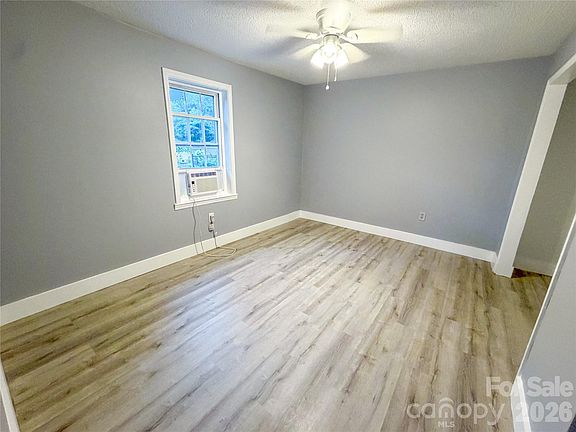 3rd image of 107 Drake St