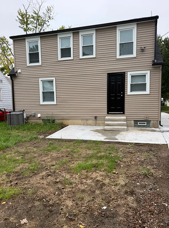 5 bed, 2055 sqft, $2,350 — Photo 4