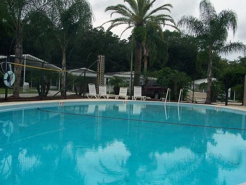 2nd image of 4041 Canary Palm Cir