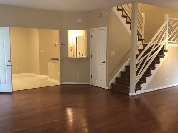 820 E Willow Point Pl, Newport News, VA 23602